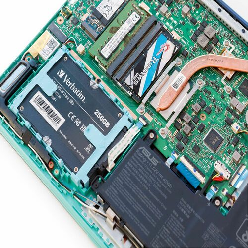256GB VI550 SATA 3 2.5 INT SSD 560 MB/S READ 535 MB/S WRITE