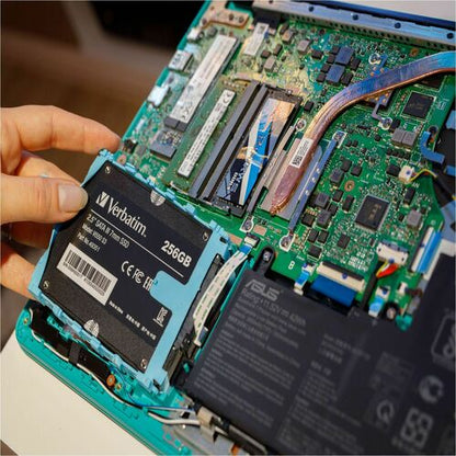 256GB VI550 SATA 3 2.5 INT SSD 560 MB/S READ 535 MB/S WRITE